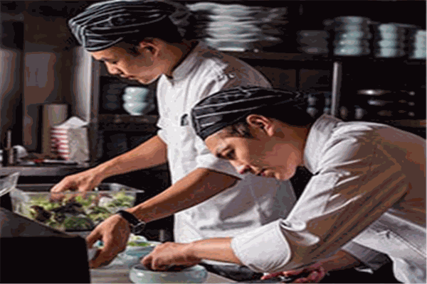 十三太煲煲仔饭